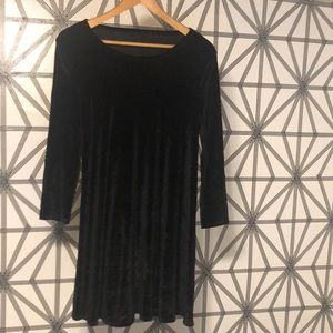 Black velvet sway dress